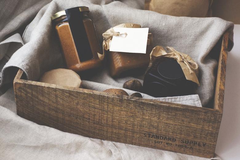 Send Women's Day Gift Hampers To India To Make Her Smile