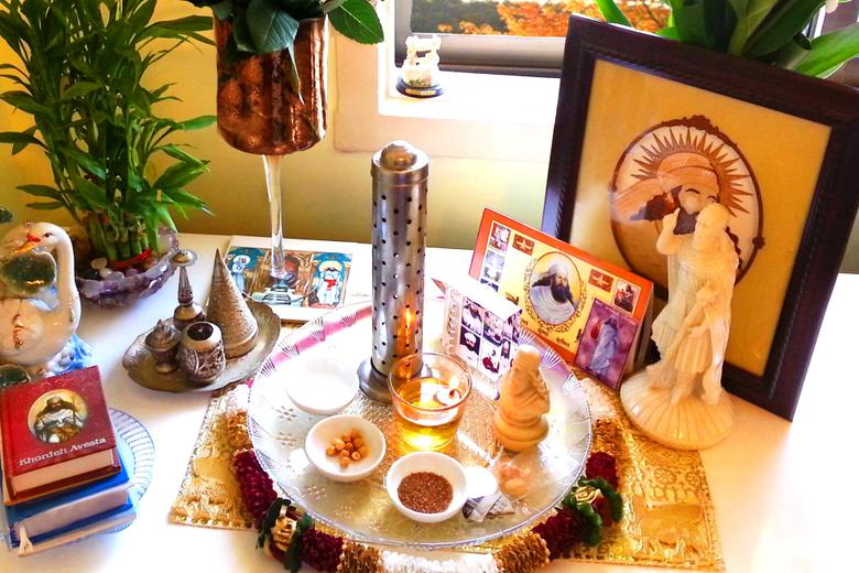 Send Gift Vouchers and Gift Hampers to Jamshedi Navroz