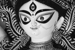 Top 10 Gifts for Girlfriend on Durga Puja