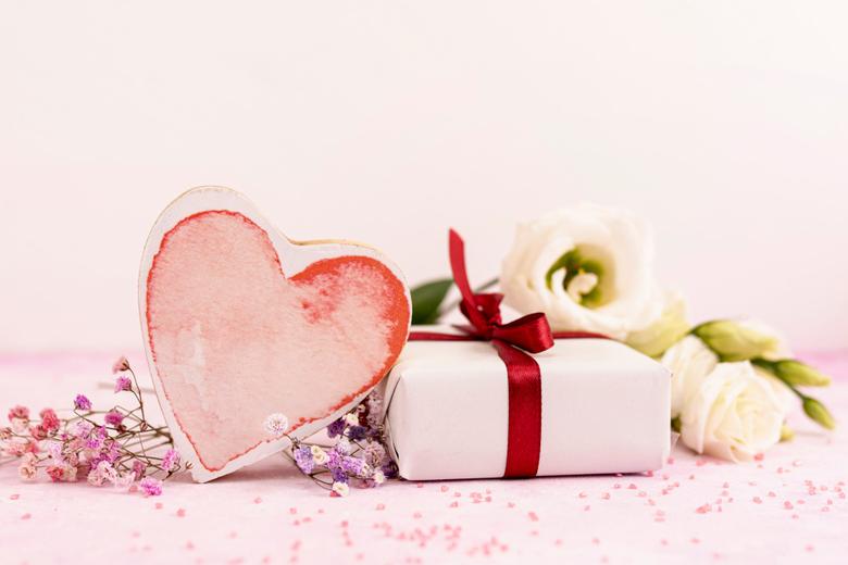 Top Wedding Gifts within Rs. 2000