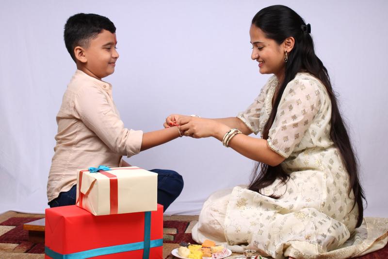 Top 5 Gadgets that you can gift this Rakhi