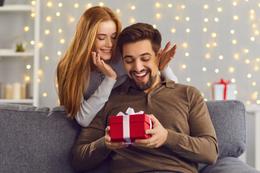 Top 10 Anniversary Gifts for Him in India