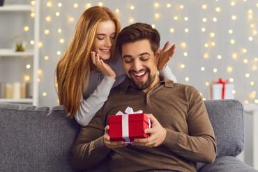 Top 10 Anniversary Gifts for Him in India