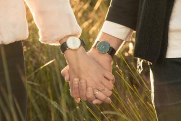 Top 10 Watches to Send as Anniversary Gifts to India 