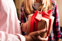 Top 10 New Year Gifts for your Husband in India