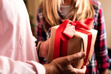 Top 10 New Year Gifts for your Husband in India