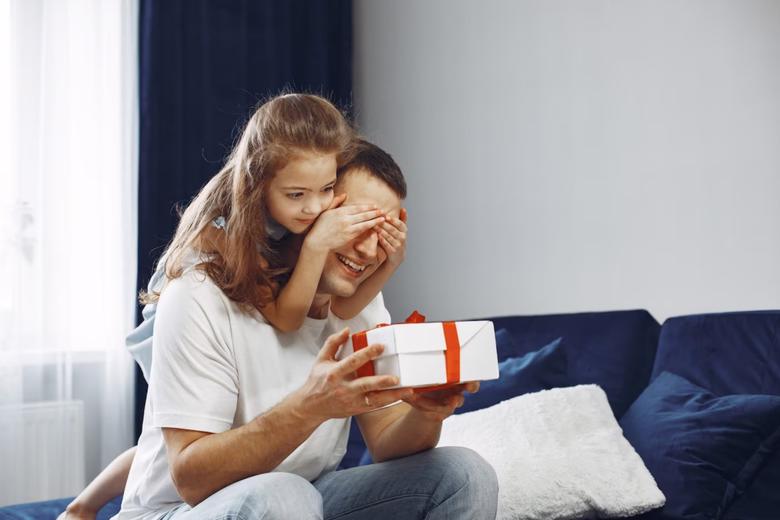 Perfect Father's Day Gifts to Send to India