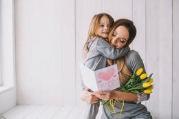 Top 7 Mother's Day Gift to Send to Ahmedabad 