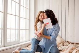 Top 5 Mother's Day Gifts to Send in Kolkata