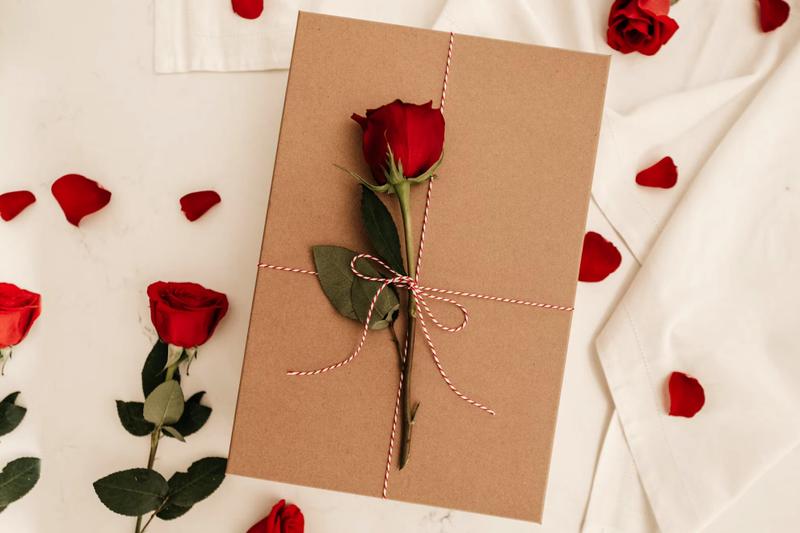 Top 6 Valentine's Day Gifts to Send in Amritsar
