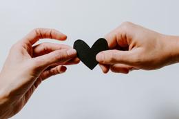 Top 5 Valentine's Day Gifts to Send to Mohali