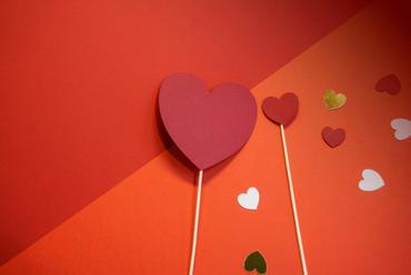 Top 10 Anniversary Gifts to Hyderabad