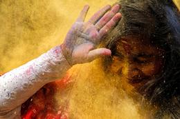 Top 6 Holi Gifts to Send to Mumbai