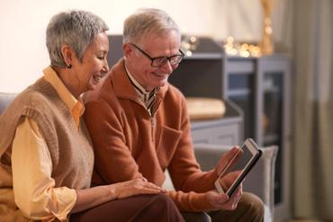 Top 9 Grandparents Day Gifts to Hyderabad