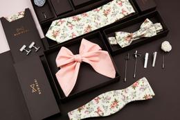 Top 10 Traditional Indian Gifts for Men