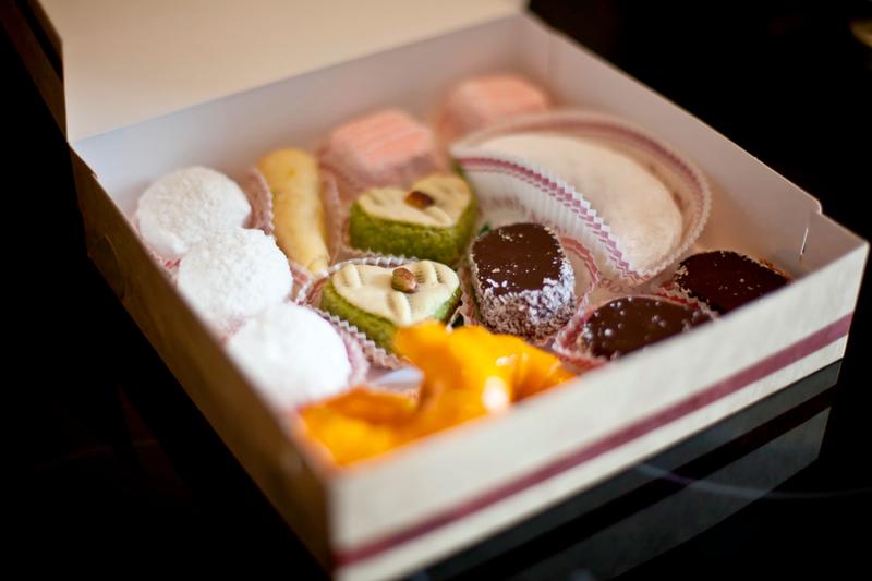 Send Delectable Sweets to your dear ones