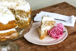 Top 5 Flowers and Cakes to Send as Gifts