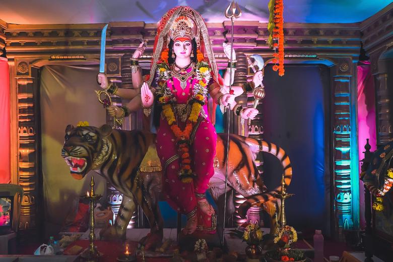 Convey Navratri Wishes with Gifts
