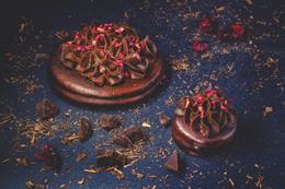 Send Delectable Gifts to India for Him