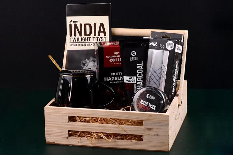 Top 8 Gifts for a Male Colleague