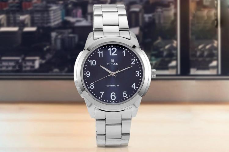 Top 8 Gifts for a Male Colleague