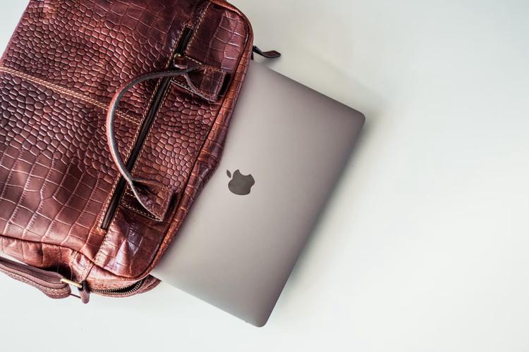 Top 10 Gifts for Husband in India