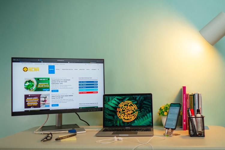 Top 7 Gifts for a Female Colleague