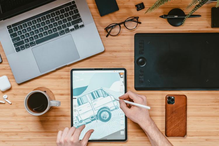 Top 7 Gifts for a Female Colleague