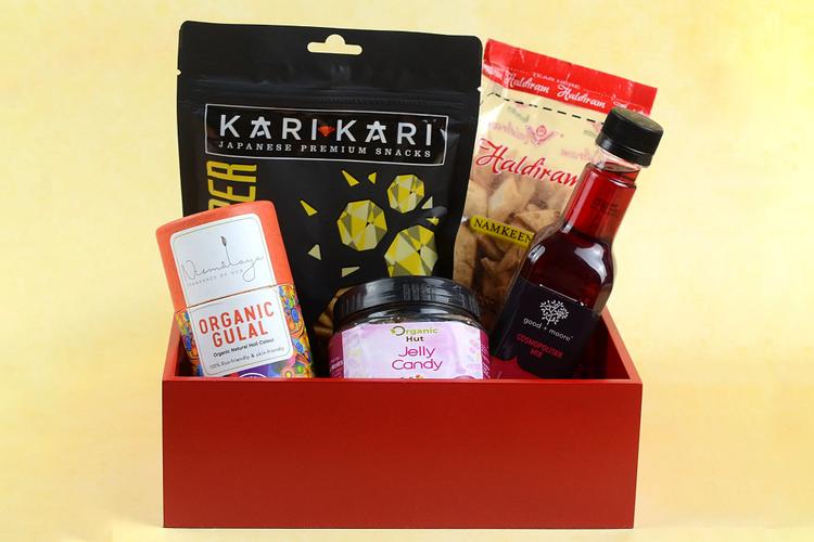 Gift Hampers to Delight your Dear Ones on Holi