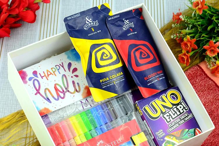 Gift Hampers to Delight your Dear Ones on Holi