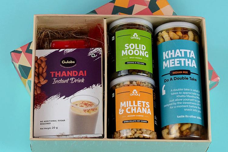 Make Him Feel Special With 5 Amazing Gift Ideas for Him on Holi