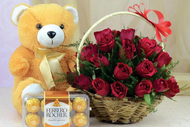 Send Flowers and Fruits to India