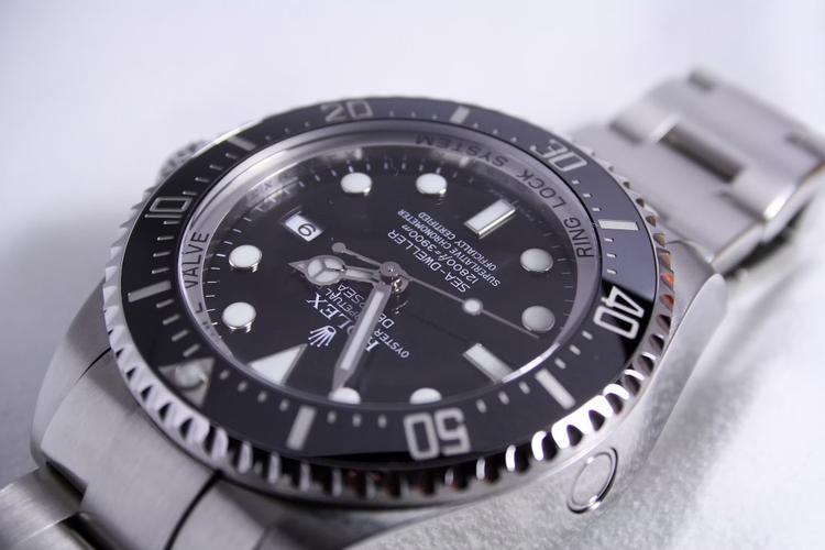 Attractive Watches as Father's Day Gifts