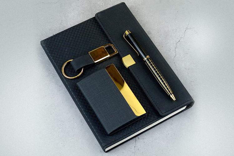 Send Father's Day Gifts to India online