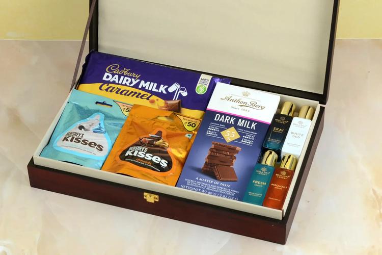 Send Delicious Chocolates as Father's Day Gifts