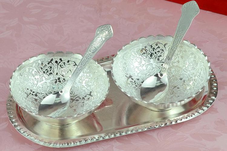 Silver Gifts: The best gift item on Guru Purnima