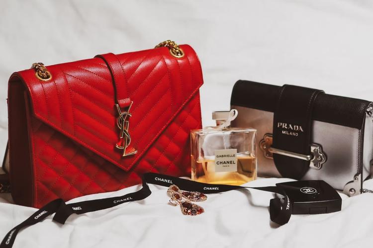 Celebrate Mothers with Exquisite Gifts 