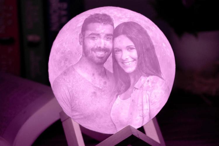 Send Personalized Gifts for Parents’ Day 