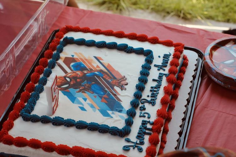 Unique Cakes for Kids to Send to India