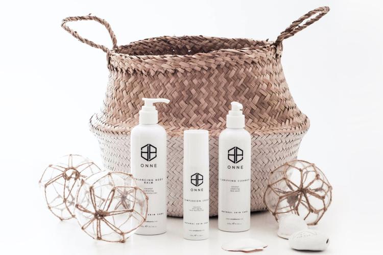 Top 5 Babycare Hampers to Send to India