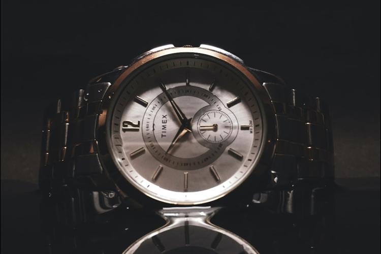 Top 10 Watches to Send as Anniversary Gifts to India 