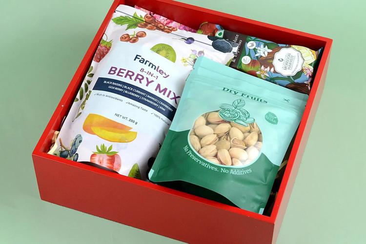 Variety of Gift Hampers to Send as Gifts