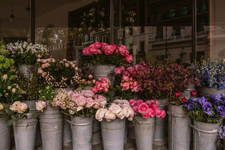 Send Midnight Birthday Gift to Hyderabad