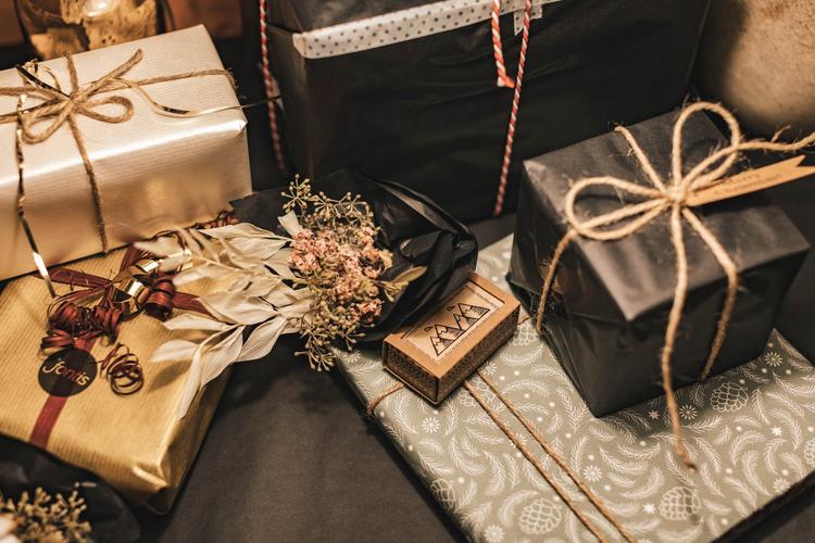 Online Gift Services to Send Gifts to Hyderabad 