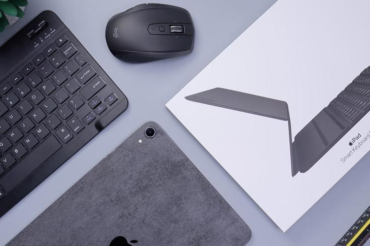 What Gifts to Send for a Tech-savvy? 