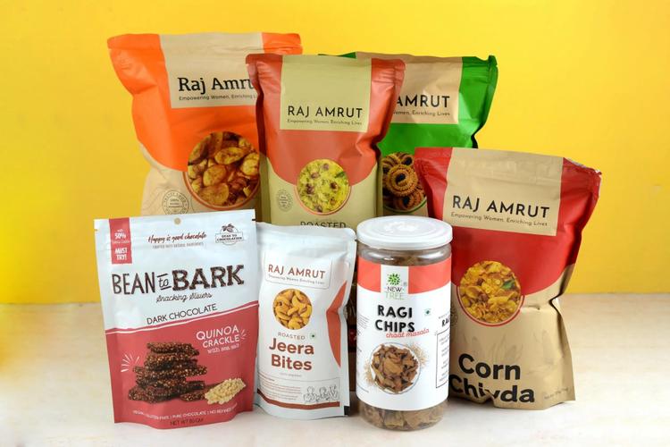 Send Gifts to India from the UK to Congratulate Your Loved Ones 