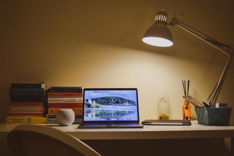 Top 10 Congratulations Gifts for Him