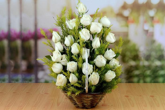 Most Appropriate Flowers to Send for Condolence to India