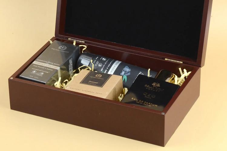 Watches and Personal Care items for him as Gifts