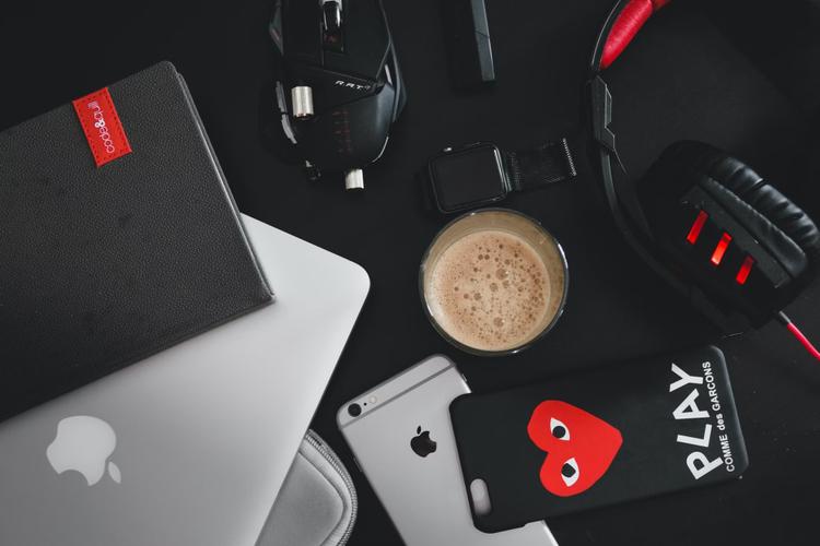 What to Keep in Mind When Selecting Gifts for Him?